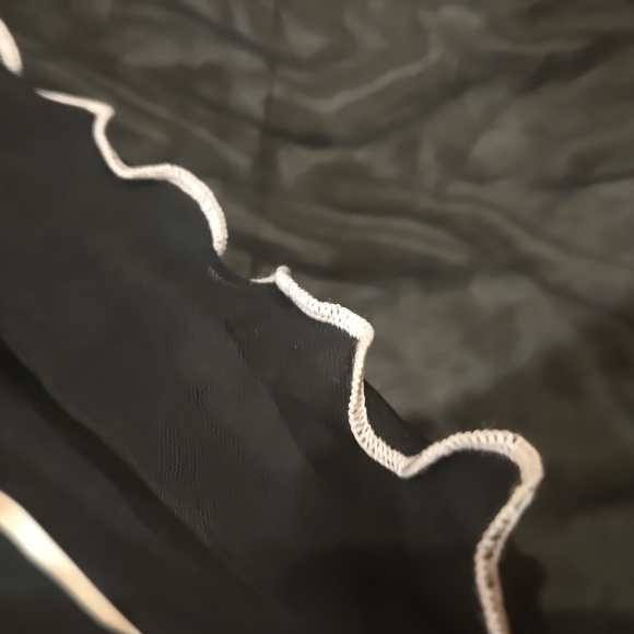 New Victoria's Secret Sheer Black/Pale Pink Frill Accent Open-Front/Tie Nightie - Picture 3 of 12